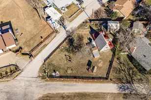 611 Elm Cir, Lake Bridgeport, TX 76426 - Photo 1