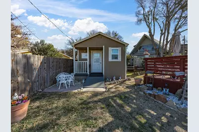 611 Elm Circle, Lake Bridgeport, TX 76426 - Photo 32