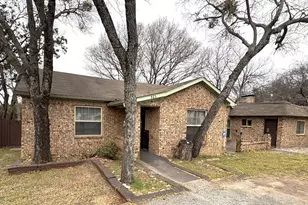 923 N 9th St, Midlothian, TX 76065 - Photo 1