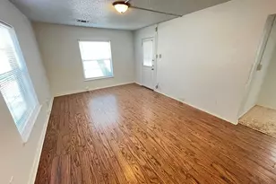 923 N 9th St, Midlothian, TX 76065 - Photo 2