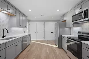 1921 N Woods St, Sherman, TX 75092 - Photo 6