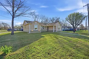 1921 N Woods St, Sherman, TX 75092 - Photo 32