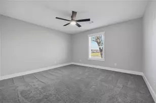 1921 N Woods St, Sherman, TX 75092 - Photo 22
