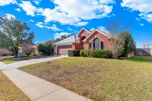 2536 Briarcrest Dr, Burleson, TX 76028 - Photo 4