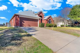 2536 Briarcrest Dr, Burleson, TX 76028 - Photo 2
