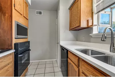 1812 E Northgate Drive #C, Irving, TX 75062 - Photo 14