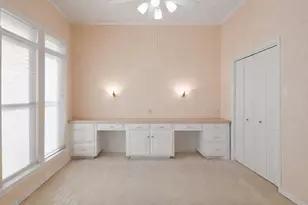 1014 Village Green Ct, Arlington, TX 76012 - Photo 10