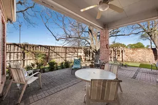 1014 Village Green Ct, Arlington, TX 76012 - Photo 6