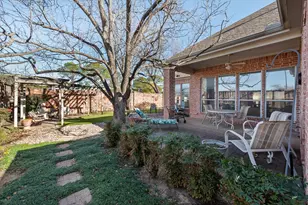 1014 Village Green Ct, Arlington, TX 76012 - Photo 8