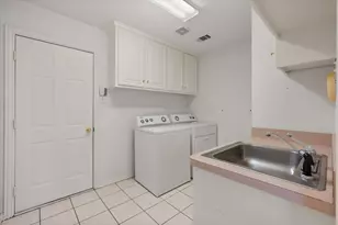 1014 Village Green Ct, Arlington, TX 76012 - Photo 38