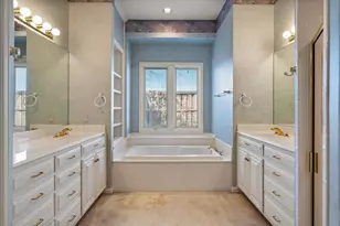 1014 Village Green Ct, Arlington, TX 76012 - Photo 32