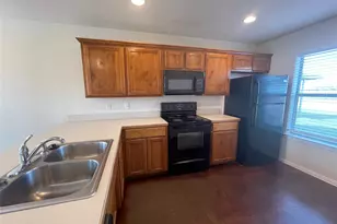 100 Crossbow Ct, Weatherford, TX 76088 - Photo 4