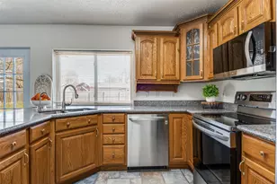 1725 Whiteoak Dr, Garland, TX 75040 - Photo 2