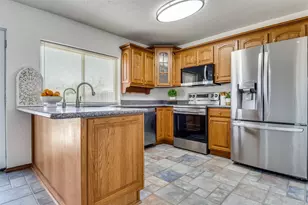 1725 Whiteoak Dr, Garland, TX 75040 - Photo 4