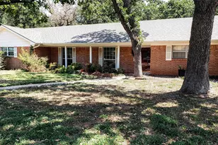 1220 NW 7th Ave, Mineral Wells, TX 76067 - Photo 1