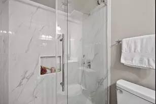 10109 Regal Park Ln, Dallas, TX 75230 - Photo 18