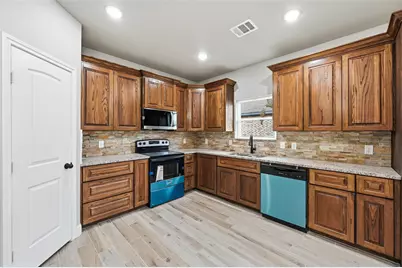 308 Lewis Street, Cleburne, TX 76031 - Photo 8