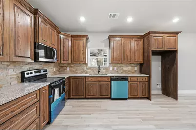 308 Lewis Street, Cleburne, TX 76031 - Photo 6