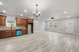 308 Lewis St, Cleburne, TX 76031 - Photo 4