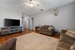 521 E Oak St, Aledo, TX 76008 - Photo 8