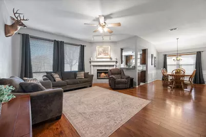 521 E Oak Street, Aledo, TX 76008 - Photo 6