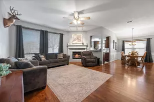 521 E Oak St, Aledo, TX 76008 - Photo 6