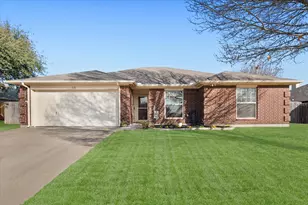 521 E Oak St, Aledo, TX 76008 - Photo 2