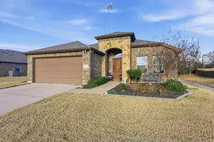 400 Highmeadow Dr, Aubrey, TX 76227 - Photo 2