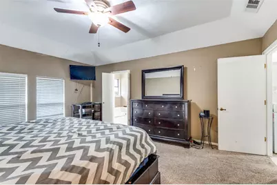 2206 Greenbriar Court, Grand Prairie, TX 75050 - Photo 10