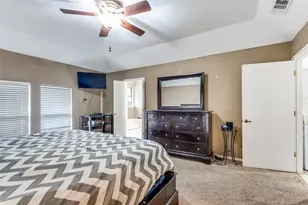 2206 Greenbriar Ct, Grand Prairie, TX 75050 - Photo 10