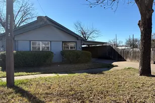 409 E Truett St, Winters, TX 79567 - Photo 2