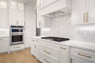 1001 Quarry Ct, Granbury, TX 76048 - Photo 12