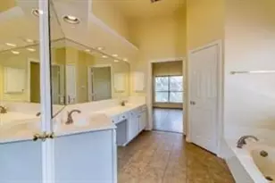 2504 Candlebrook Dr, Flower Mound, TX 75028 - Photo 8