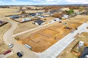 948 Huckleberry Ln, Tolar, TX 76476 - Photo 6