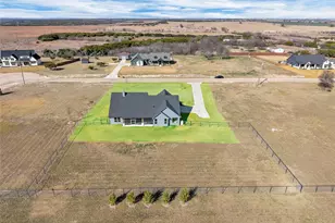 6641 Buffalo Rdg Cir, Godley, TX 76044 - Photo 38
