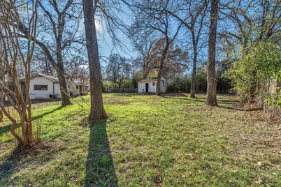 219 Fernwood Drive, Mabank, TX 75156 - Photo 4