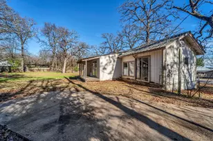 219 Fernwood Dr, Mabank, TX 75156 - Photo 4
