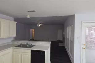 5801 Homestead Ct, Arlington, TX 76017 - Photo 8