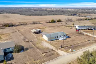 3909 Adriels Ln, Venus, TX 76084 - Photo 2