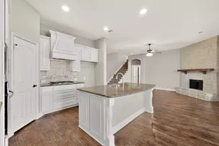 832 Monticello Dr, Burleson, TX 76028 - Photo 10