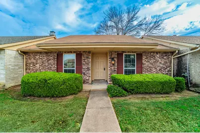 5 E Townhouse Lane, Grand Prairie, TX 75052 - Photo 2