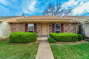 5 E Townhouse Ln, Grand Prairie, TX 75052 - Photo 2