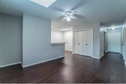 5 E Townhouse Lane, Grand Prairie, TX 75052 - Photo 4