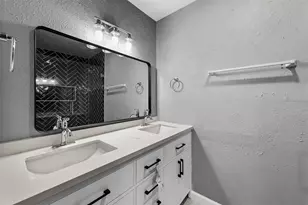 10430 Las Brisas Dr, Dallas, TX 75243 - Photo 16