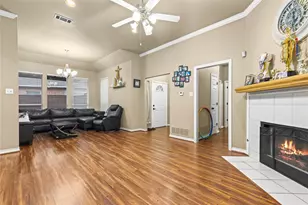 1931 Hearthside Ln, Garland, TX 75044 - Photo 4