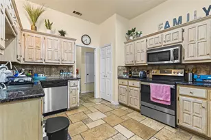 1931 Hearthside Ln, Garland, TX 75044 - Photo 6