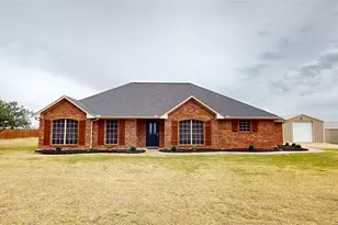 425 Country Manor Ln, Royse City, TX 75189 - Photo 1