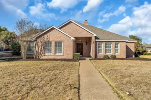 7500 Caddo Ct, Fort Worth, TX 76132 - Photo 2