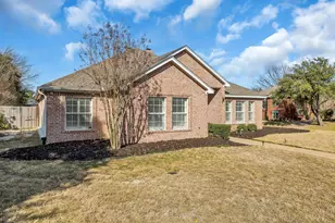 7500 Caddo Ct, Fort Worth, TX 76132 - Photo 2