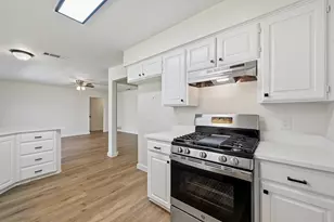 1915 Nevada St, Denton, TX 76209 - Photo 8